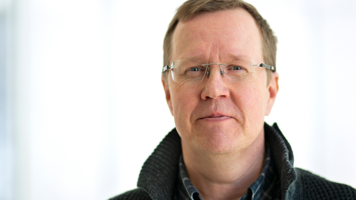 Professori Ari Väisänen