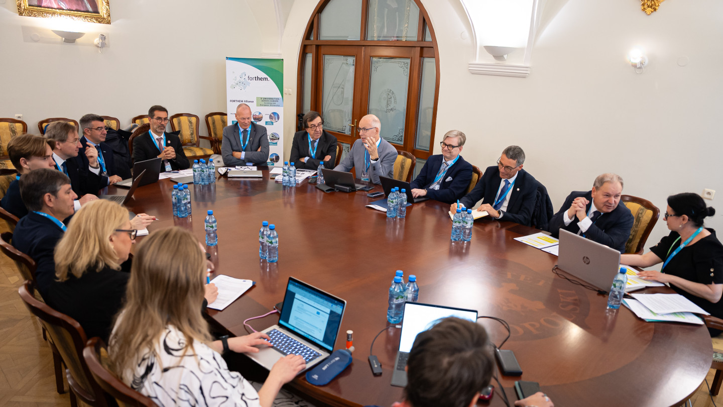 Rectors sitting around table at the FORTHEM presidency meeting.