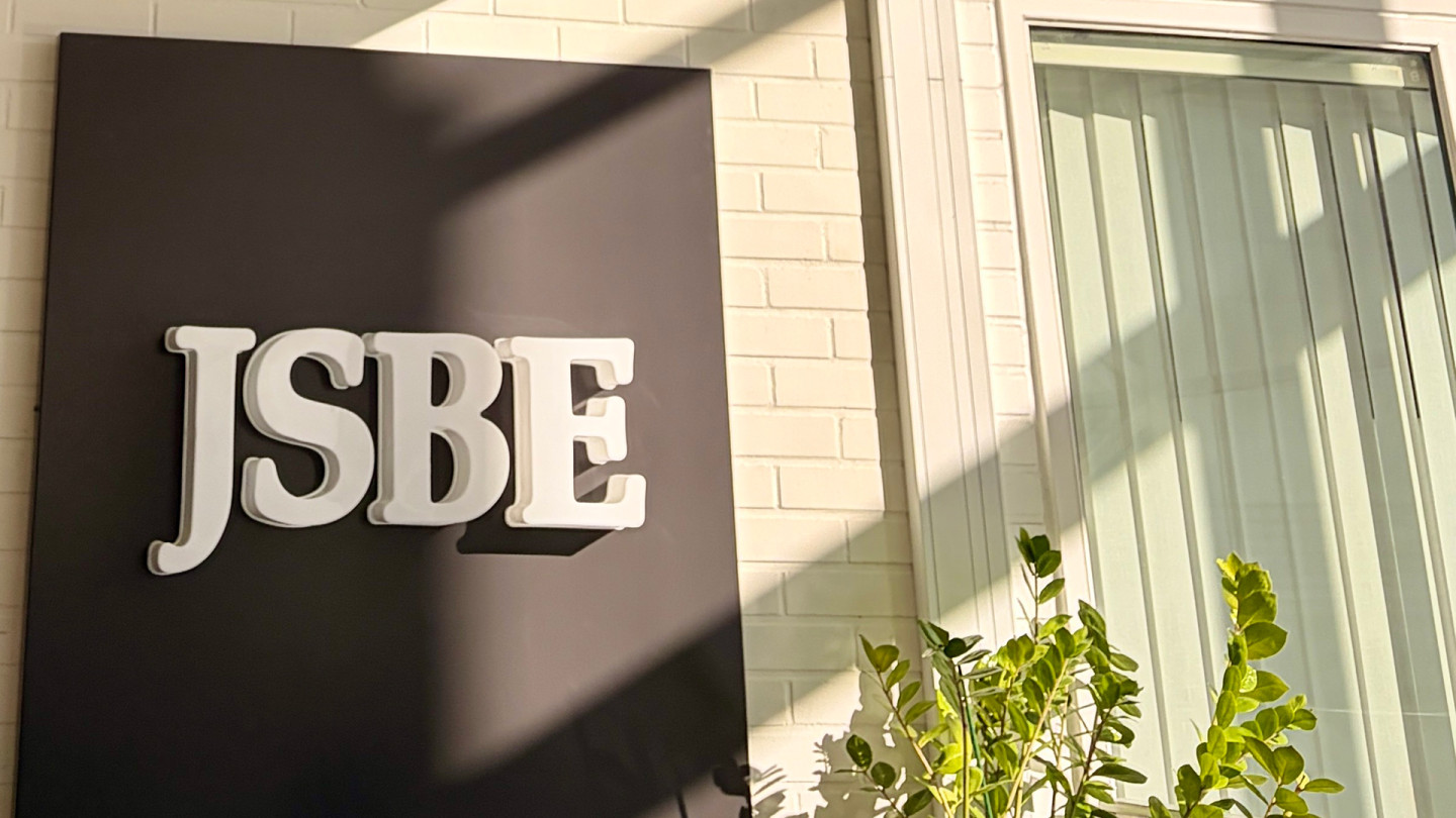 JSBE valokyltti Agoralla
