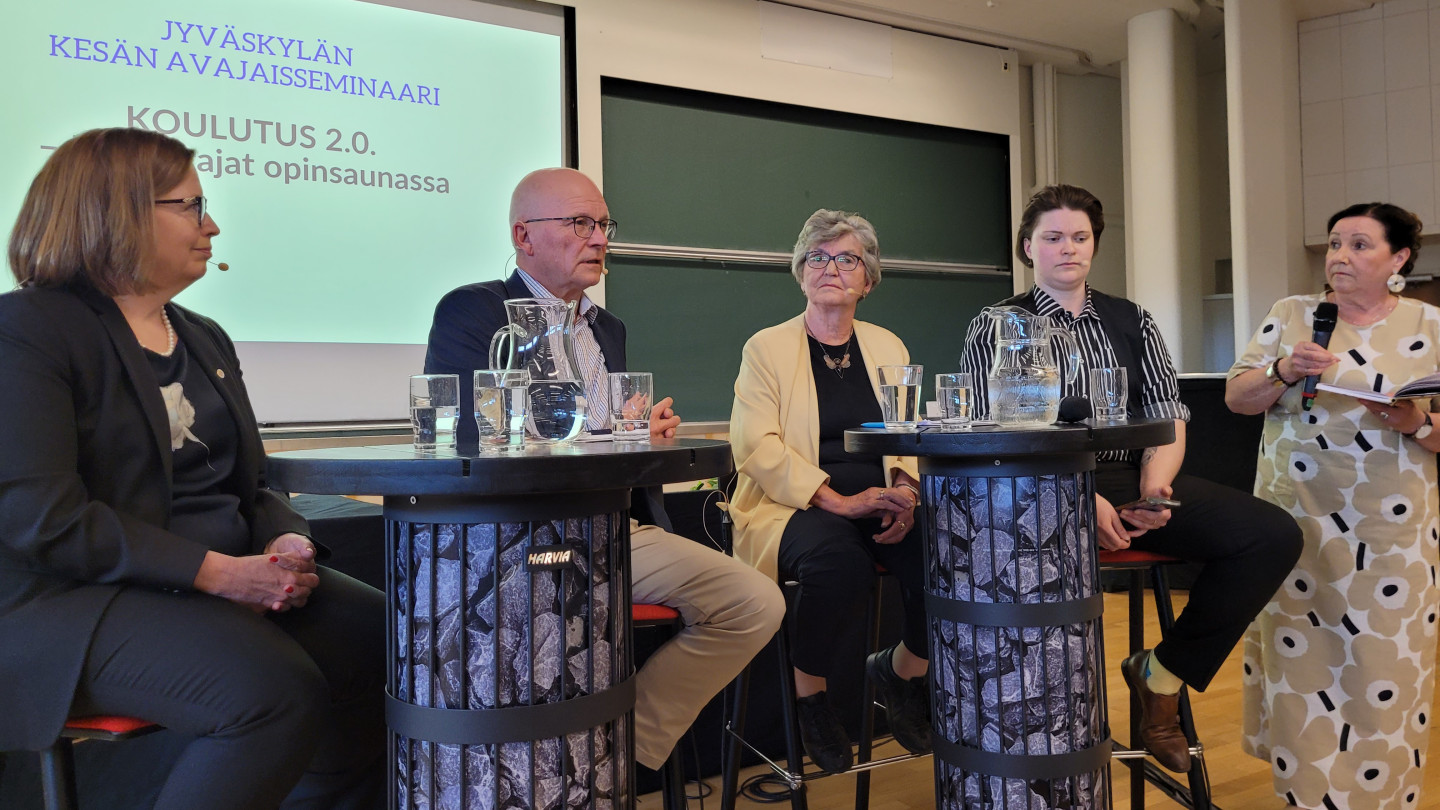 Avajaisseminaari pidettiin yliopiston L-rakennuksessa. Kuva: Anu Mustonen