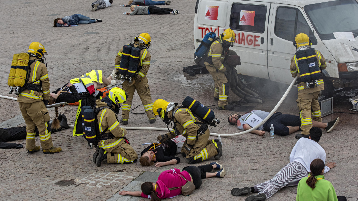 FTX Disperse harjoituksessa uhrien tila on selvitettävä nopeasti. Kuva: Etelä-Savon pelastuslaitos