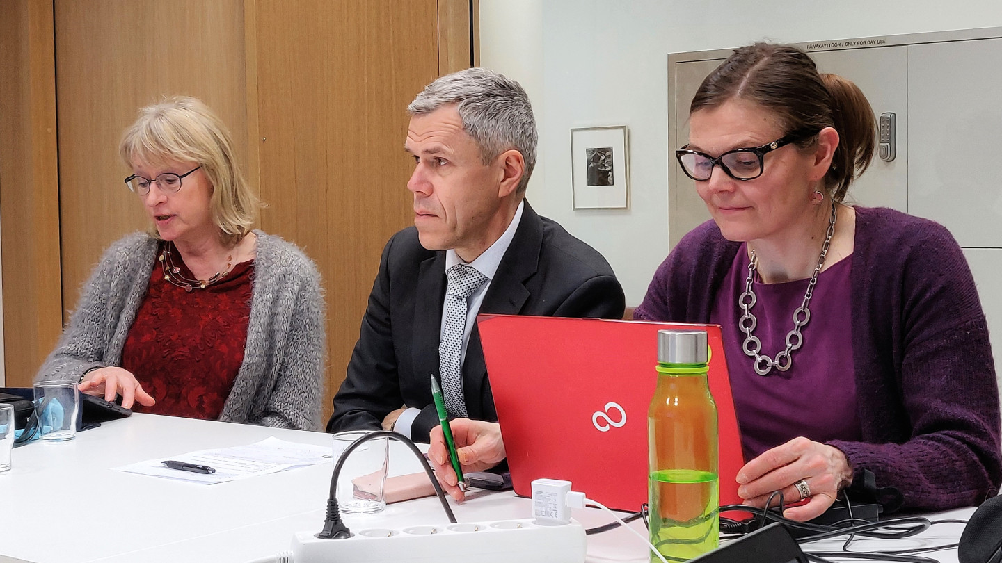 Katriina Mäkinen (vas.), Lauri Thurén ja Jaana Laitila