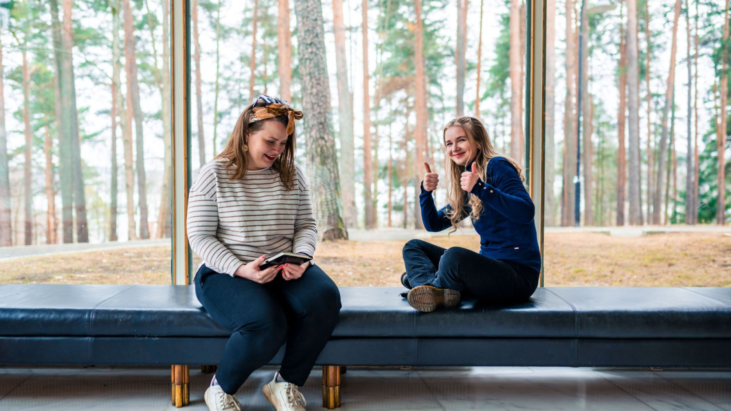 Omilla tavoitteilla ja arvoilla on väliä. Eläminen niiden mukaisesti heijastuu positiivisesti hyvinvointiin.