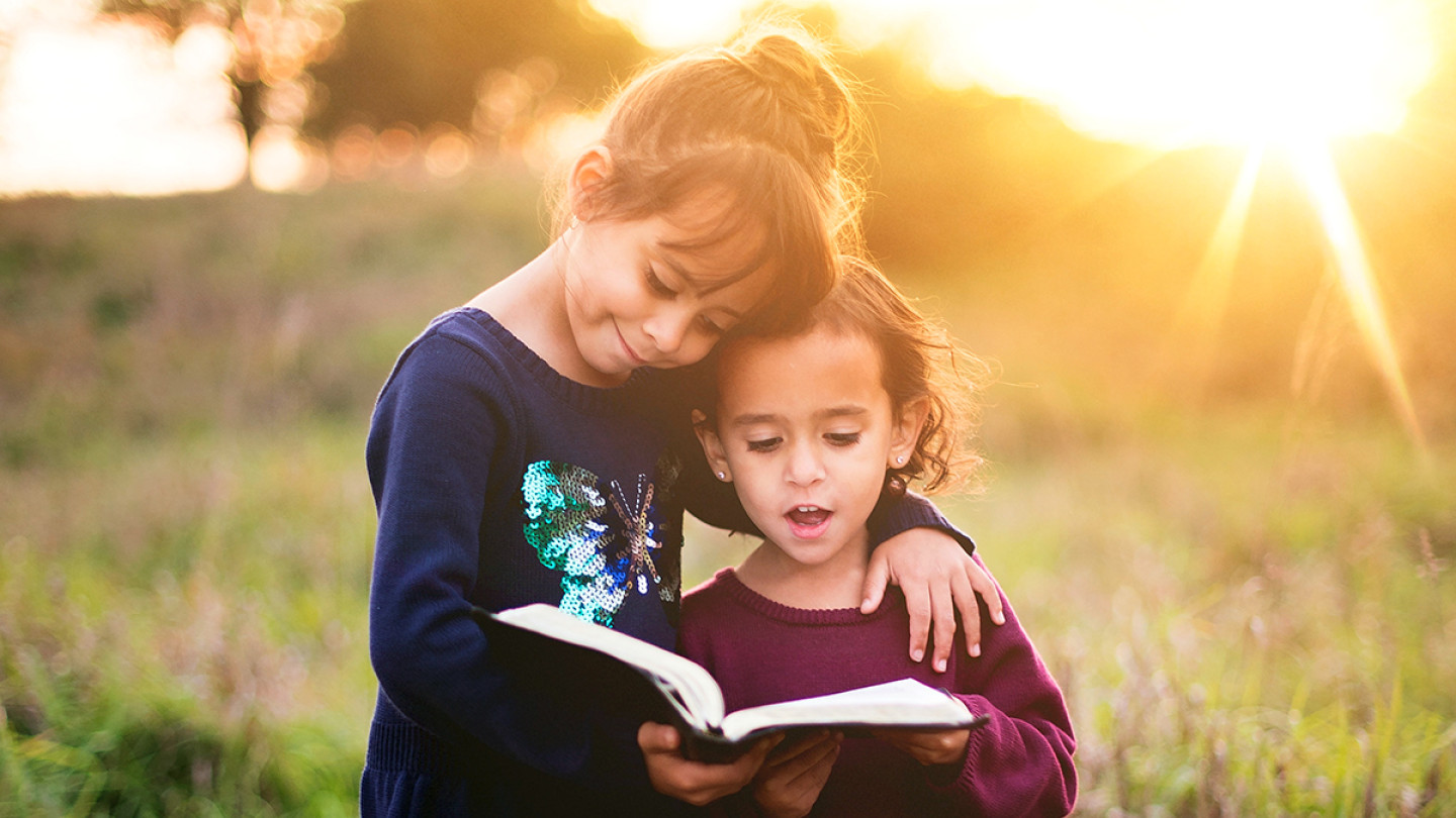 ”Pohjimmiltaan kielitietoisessa koulutuksessa on kyse terveen itsetunnon ja oppimisen tukemisesta sekä läsnäolon taidosta”, kirjoittaa Mari Honko.