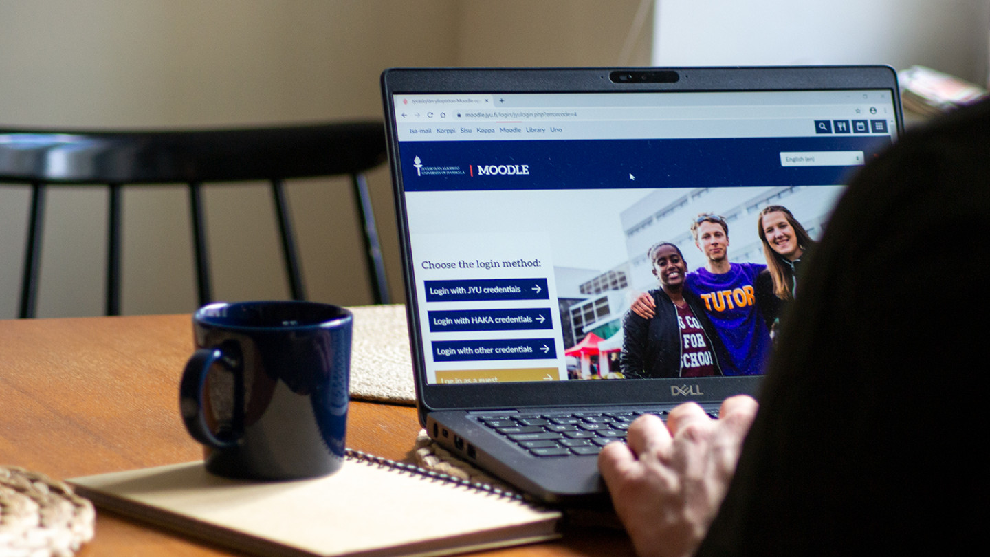 Jatkossa Moodle on JYU avoimen opintojen kotipaikka. Jos käytät vielä Koppaa, palauta oppimistehtäväsi sinne ajoissa.