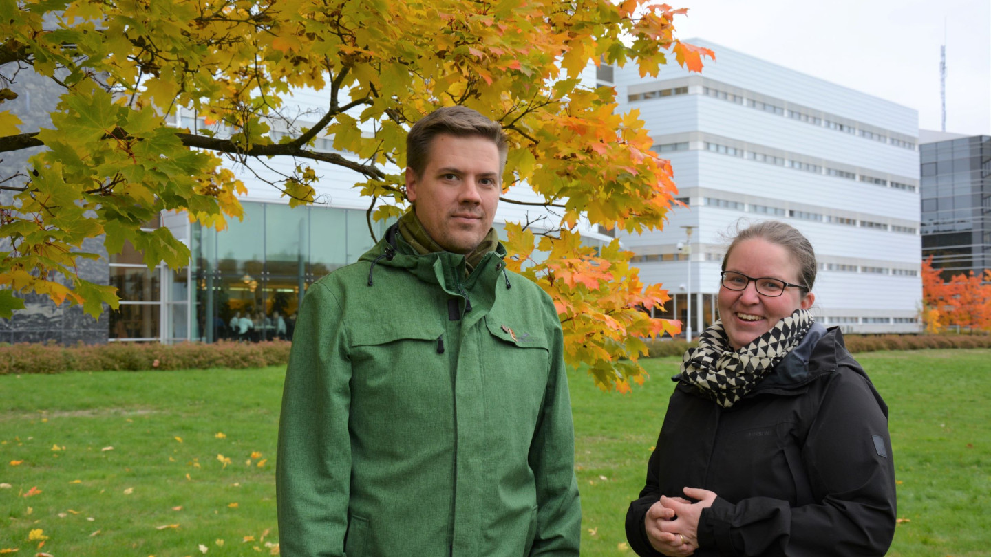 Jyväskylän yliopiston Nanotiedekeskuksen järjestämään kansainväliseen nanotieteen ja -teknologian konferenssiin saapuu alojen kärkipuhujia, kertovat järjestelytoimikunnan puheenjohtaja Toni Metsänen ja Nanotiedekeskuksen tutkimuskoordinaattori Heli Lehtivuori.