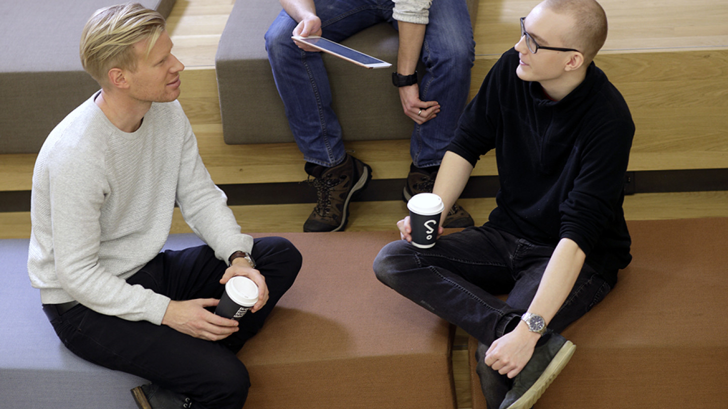 Avoin yliopisto on avoin kaikille ilman taustakoulutusvaatimuksia. Suurin osa Jyväskylän yliopiston avoimen yliopiston opinnoista voidaan suorittaa verkkoopintoina paikasta riippumatta.