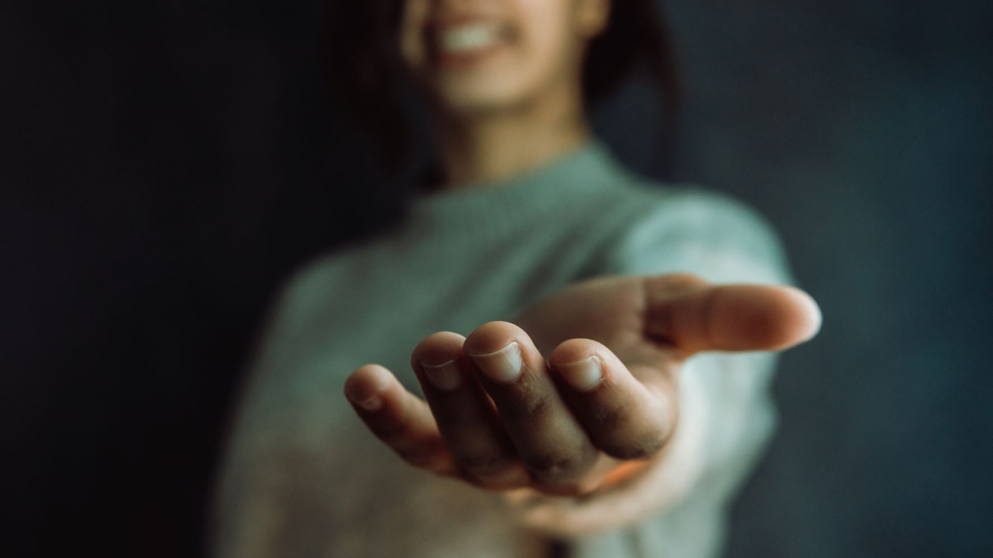 Ymmärrä haastavassa tilanteessa elävää ihmistä, tue vieraan kielen oppimista. JYU avoimen yliopiston opinnoista saat osaamista tärkeään työhösi.