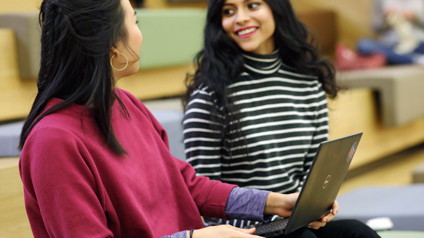 Tutkijoiden yössä kerrotaan avoimessa yliopistossa opiskelusta