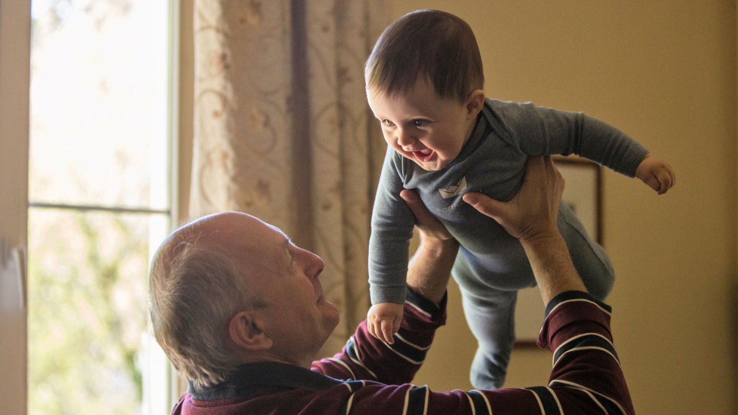 Mikä on perhe? Keitä siihen kuuluu ja kuinka se toimii? Perheopintojen lähtökohtana on perhetutkimus, joka tarjoaa jatkuvasti uutta tutkittua tietoa perheestä.