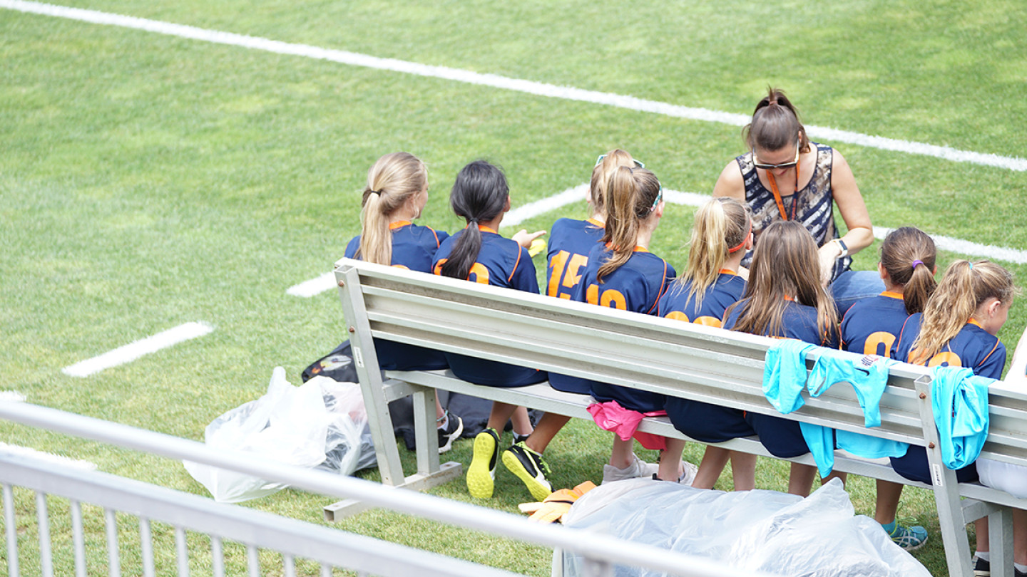 Useat urheiluseurat palkkaavat ammattilaisia valmennustehtäviin.