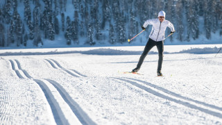 Hiihtäjä laduilla