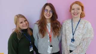 Kuvassa Lotta Leinamo, Vera Vesala ja Minna Sorri