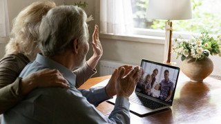 Digitaalisuus sujuvoittaa kaiken ikäisten arkista yhteydenpitoa.