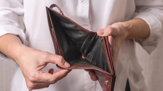 Karsiako menoja vai ottaako lainaa? (Mostphotos)