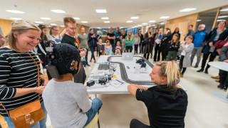 Jyväskylän Tutkijoiden yö oli viime vuonna huippusuosittu: tapahtumaan osallistui lähes 15 000 kävijää.