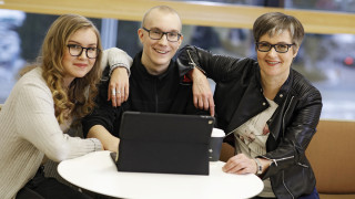 Avointen yliopistojen yhdistyminen tuo tarjolle laajan valikoiman kaikille avoimia opintoja valtakunnallisesti, paikallista palvelua unohtamatta. JYU avoin palvelee nyt myös Kokkolassa ja Helsingissä.