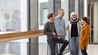 Tutkittu tieto tulee osaksi toimintaa ihmisten ja oppimisen kautta. Avoin yliopisto on joustava tapa kehittää niin omaa kuin työelämän osaamista.