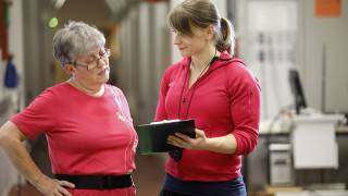 Koulutettujen vertaisten tarjoama tuki on tärkeää elämäntapainterventioissa.