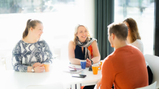 Millaisista opinnoista olisi hyötyä liiketoiminnan parissa? Tutustu ja valitse opintosi!