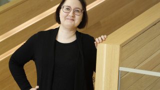 Professori Eija Pakarinen. (Kuva: Petteri Kivimäki.)