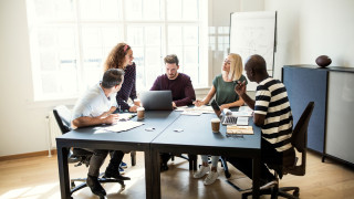 Osaamisen kehittämistä tarvitaan läpi elämän ja työelämän. Mutta millaiset opinnot palvelevat parhaiten osaamistarpeita aikuisiällä?