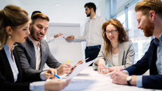 Projektiosaaminen vaatii tiimi ja yhteistyötaitojen sekä yrittäjämäisten taitojen ymmärtämistä ja haltuunottoa.