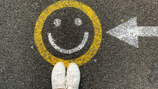 &quot;Selkeä tiedotus avoimen väylästä hakukohteineen, yhdenmukaiset käytänteet yliopistojen välillä, läpinäkyvät valintaperusteet ja täsmällinen tieto aloituspaikoista ovat opiskelijan etu&quot;, Savela ja Kuivalainen kirjoittavat. (Kuva: Jacqueline Munguía)