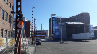 Sensoriverkon asennus Lutakonaukiolla Jyväskylässä.