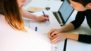 Jyväskylän yliopiston orientoivat opinnot auttavat nuoria oman koulutusalan valinnassa ja luovat siten pohjaa jatkuvalle oppimiselle. (Kuva: Unsplash)