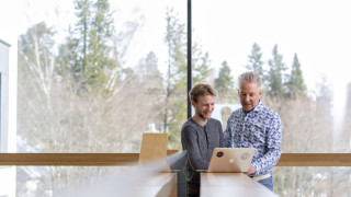 Avoimen väylälle on kysyntää. Uusien väylien luomiseen ja vanhojen kehittämiseen tarvitaan tiedekuntien ja avointen yliopistojen aktiivista otetta.