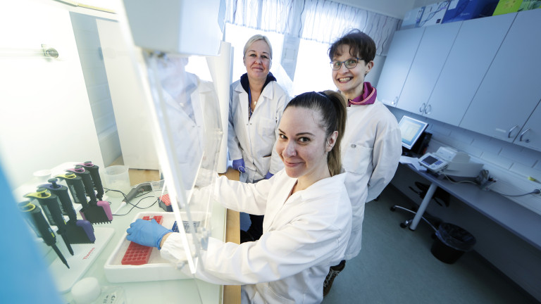 Tutkimusta laboratoriossa