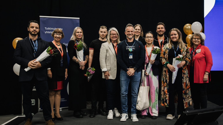 Ihmisiä Yrityspäivässä 1.10.2025