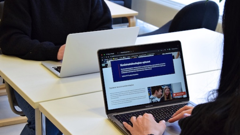 Koulutusteknologialta valmistuneet työllistyvät joko tietotekniikan aineenopettajiksi tai koulutusteknologian asintuntijatehtäviin.