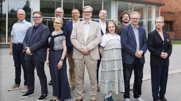 Jyväskylän yliopiston hallitus 2026, jäsenet Janne Poranen (vas.), Janne Penttinen, edessä Hanna Maula, rehtori Jari Ojala, Jenni Suutari, Hannu Häkkinen, Marja Makarow. Takarivissä vas. Olli-Pekka Moisio, Antti Koivula, Pasi Ihalainen, Akseli Haanpää.