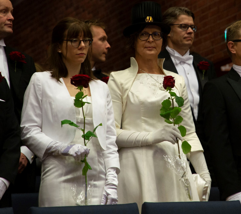 Maisterin seuralaisen aktipuku